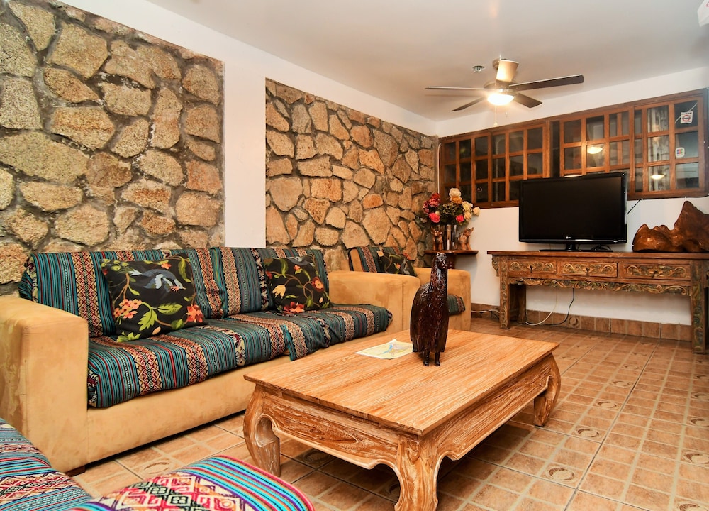Gringo Bill S Boutique Hotel 70/90