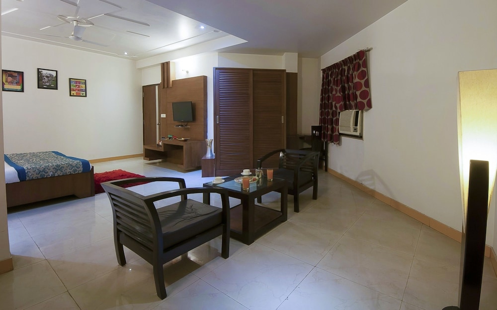 AIRPORT HOTEL DELHI 37 40/64