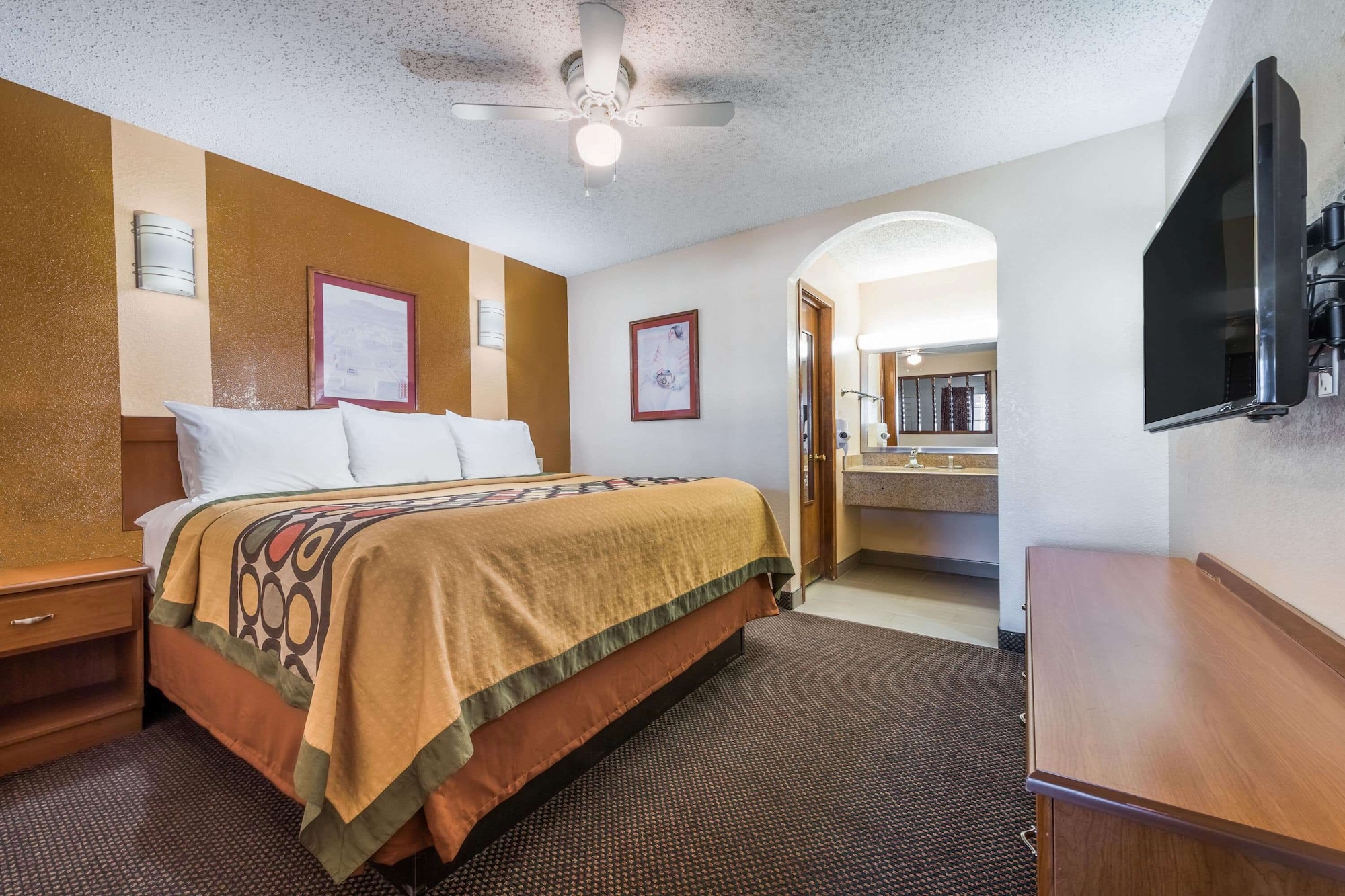 Standard, King Bed 2/4