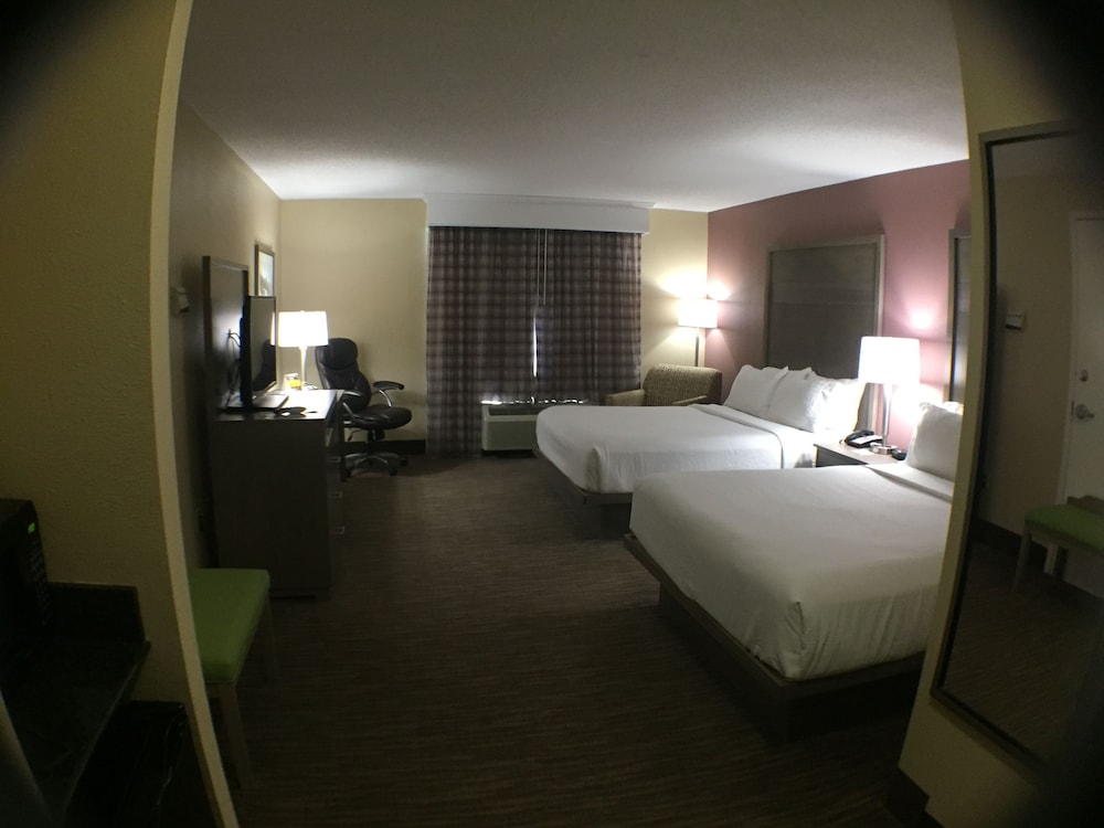 Holiday Inn Santee 21/71