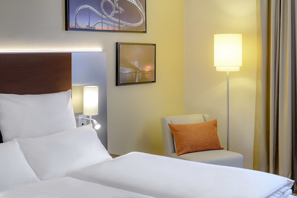 Mercure Hotel Duisburg City 15/68