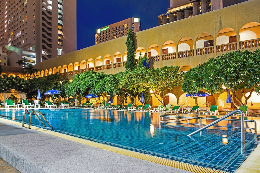 S Lodge Pattaya 30/45