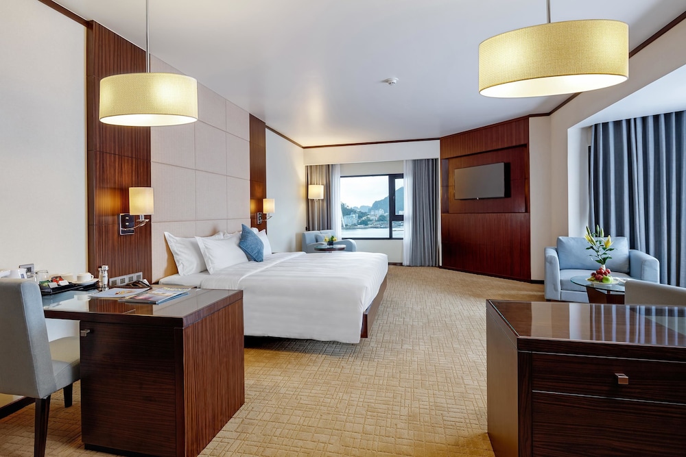 Wyndham Legend Halong 15/72
