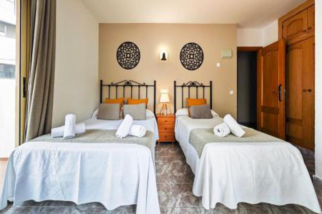 Azuline Hostal Dinamarca 8/35