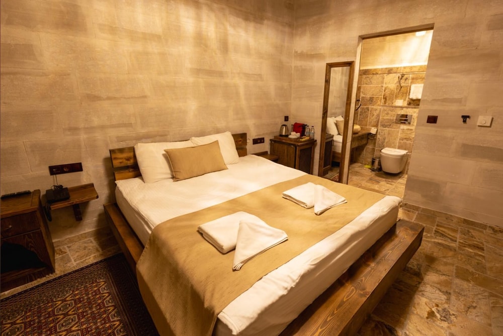 Deluxe, King Bed, Courtyard Area