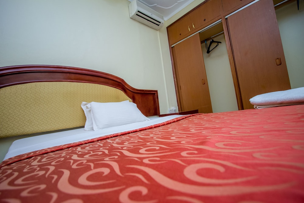Emerald Hotel 22/55