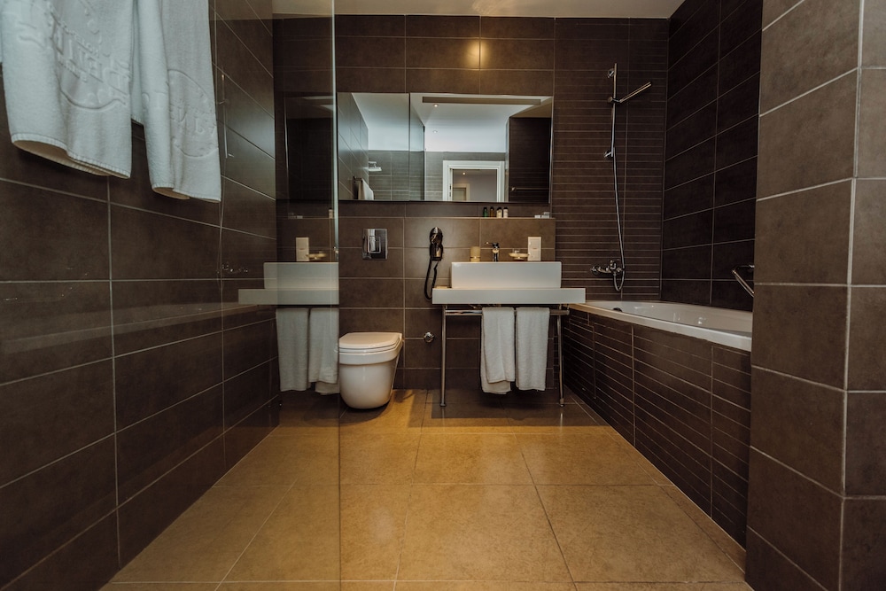 Golden Palace Batumi Hotel & Casino 50/50
