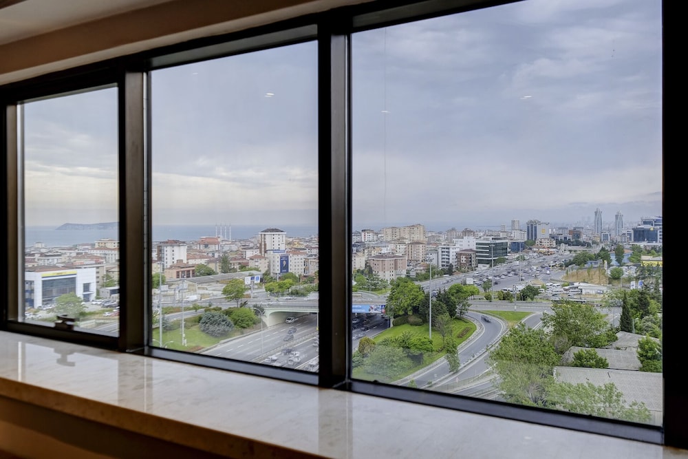 Days Hotel by Wyndham Istanbul Maltepe 33/69