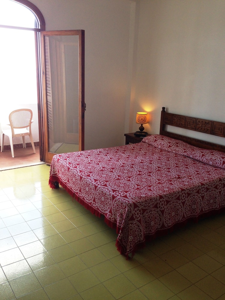 Hotel Carasco 24/71