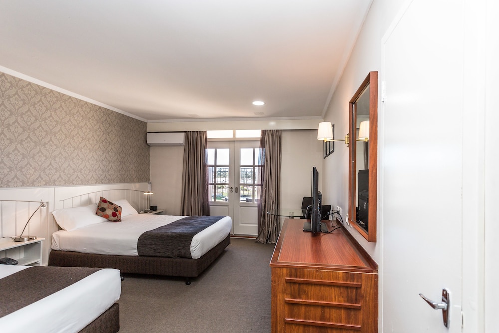 Country Comfort Amity Motel 29/57