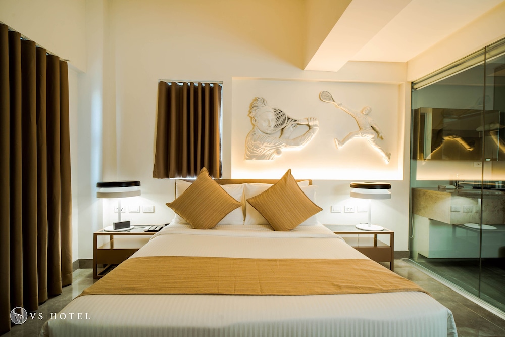 VS Hotel 15/48