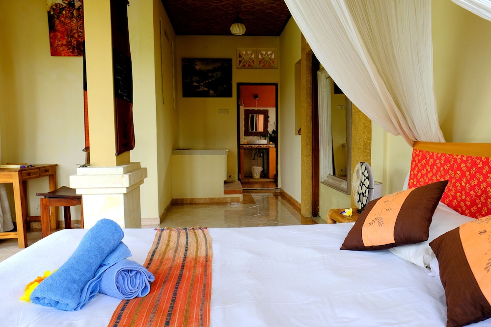 Dukuh Village Homestay & Villas 30/72