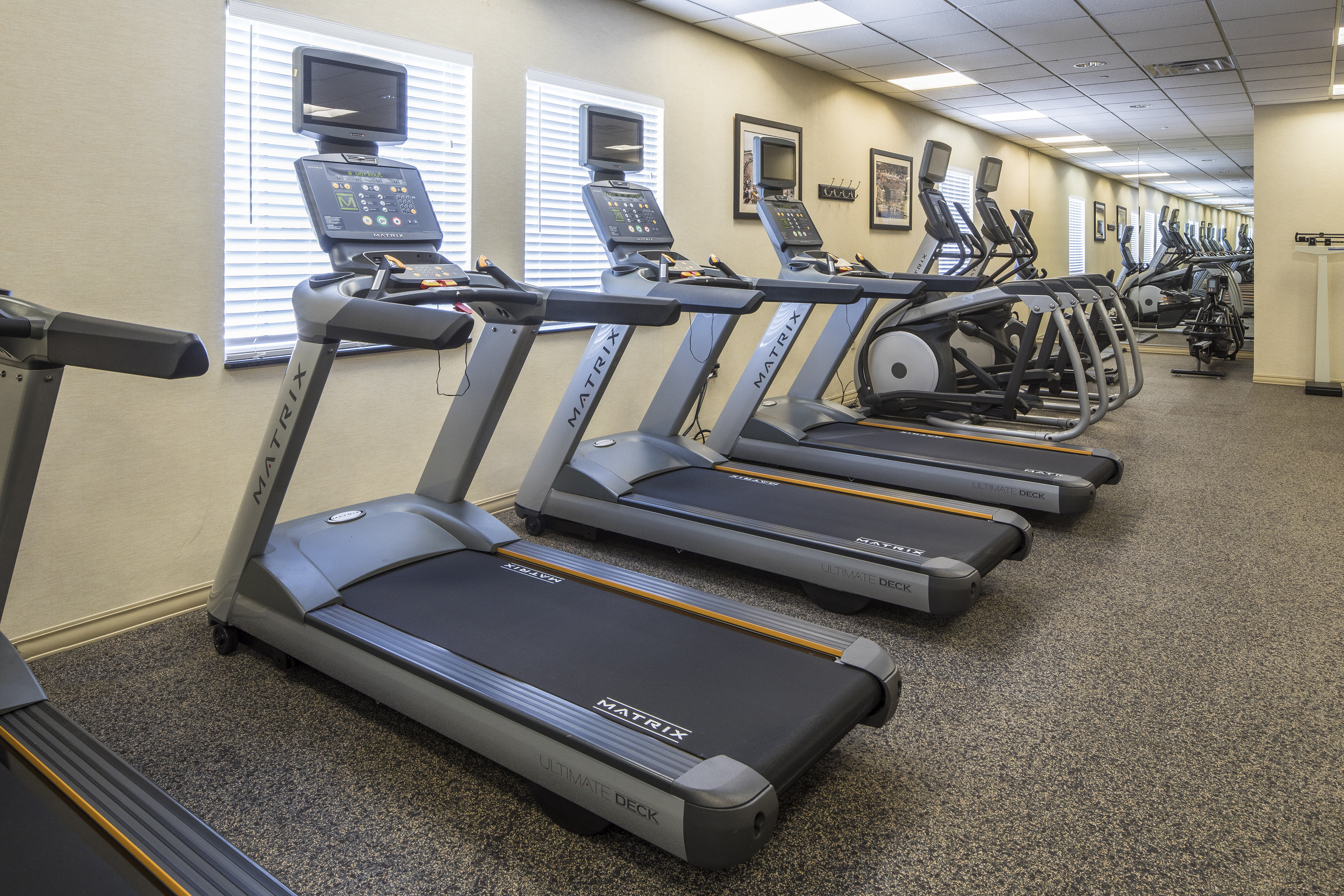 Crowne Plaza Suites Pittsburgh South 33/76