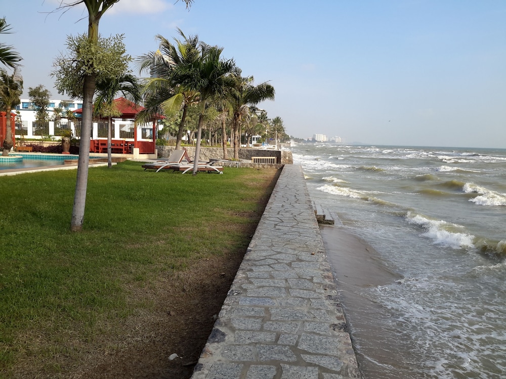 Beachfront Family Penthouse Hua Hin 44/50