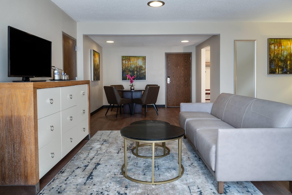 Wyndham Indianapolis Airport 52/72