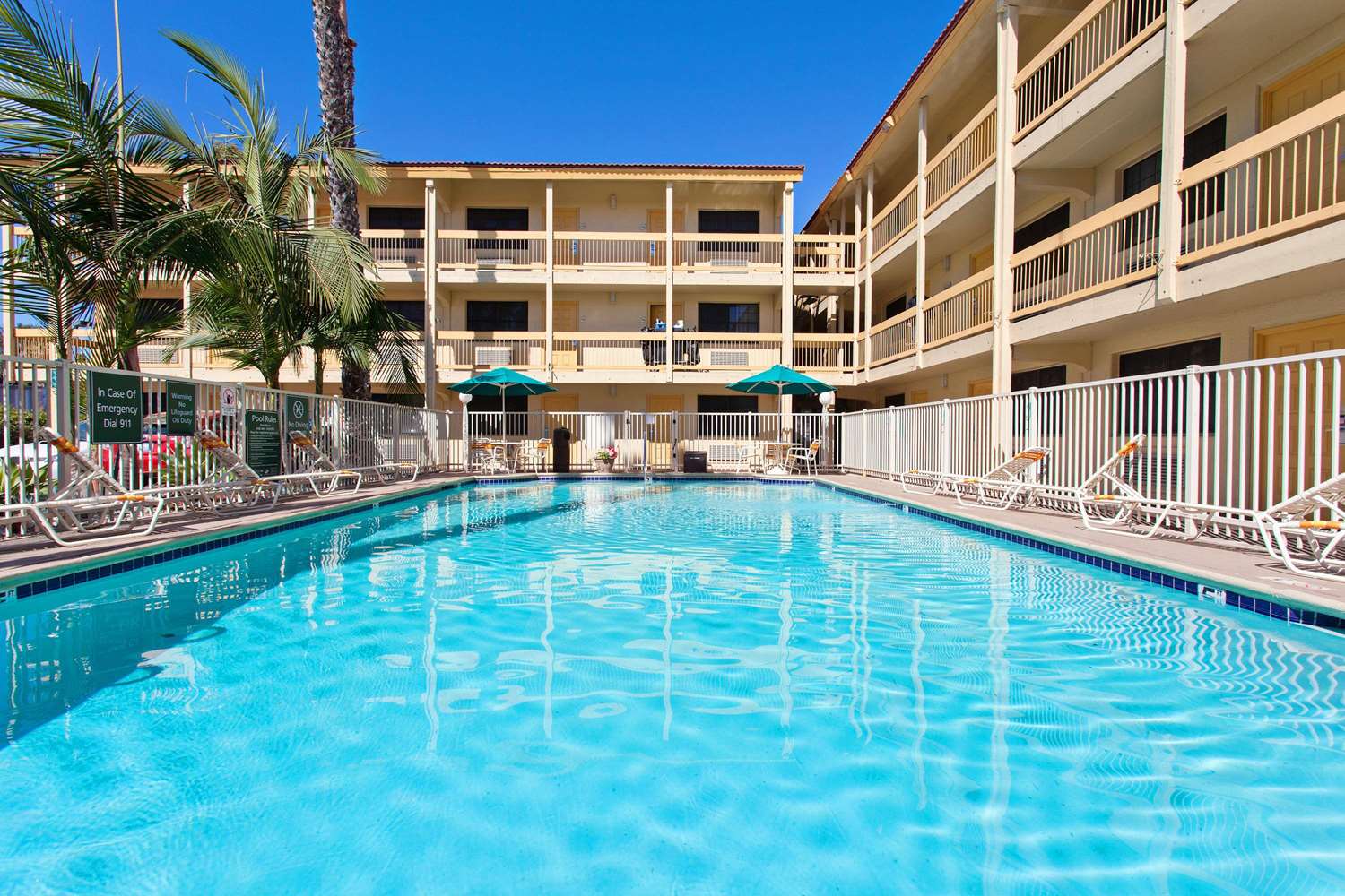 La Quinta Inn by Wyndham Costa Mesa / Newport Beach 2/23