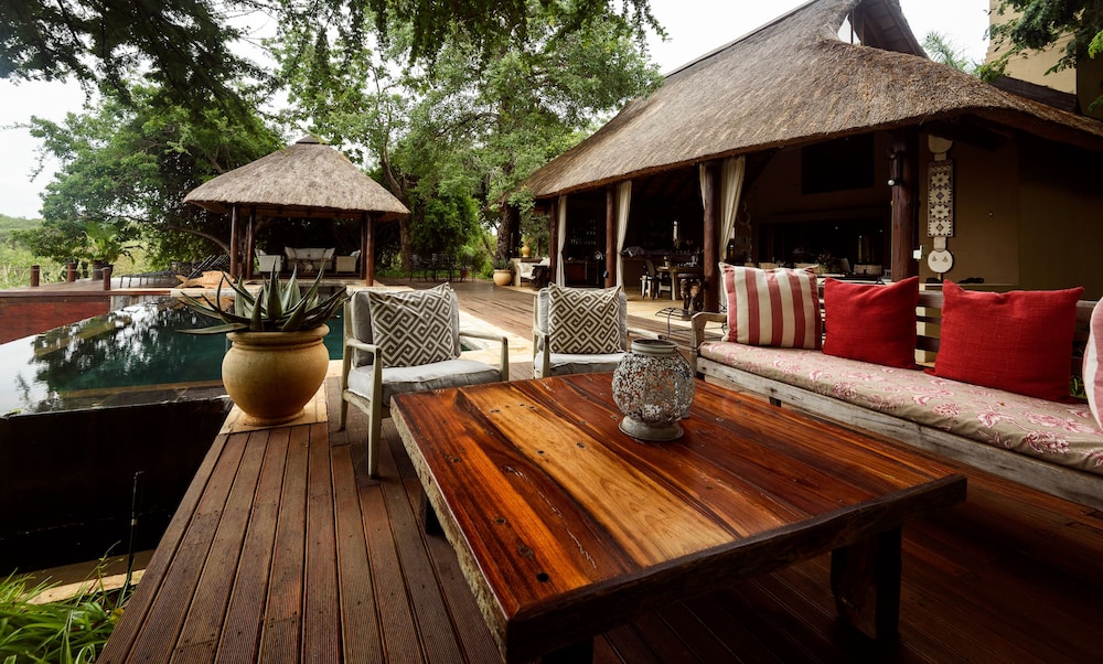 Khaya Ndlovu Manor House 58/72