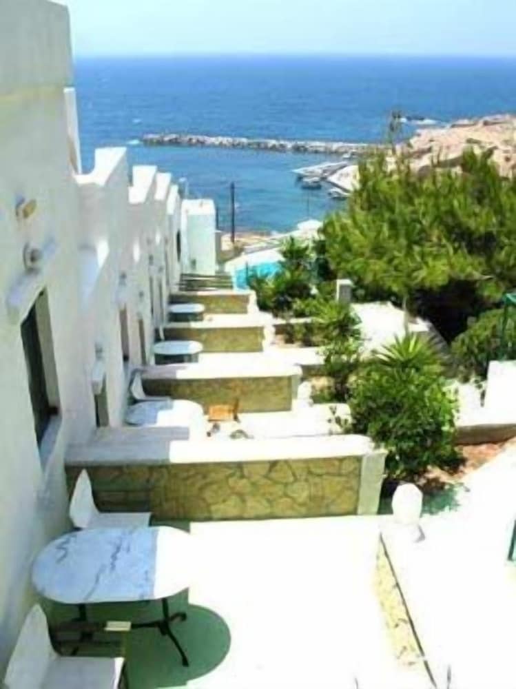 Finiki View Hotel Apartments 45/50