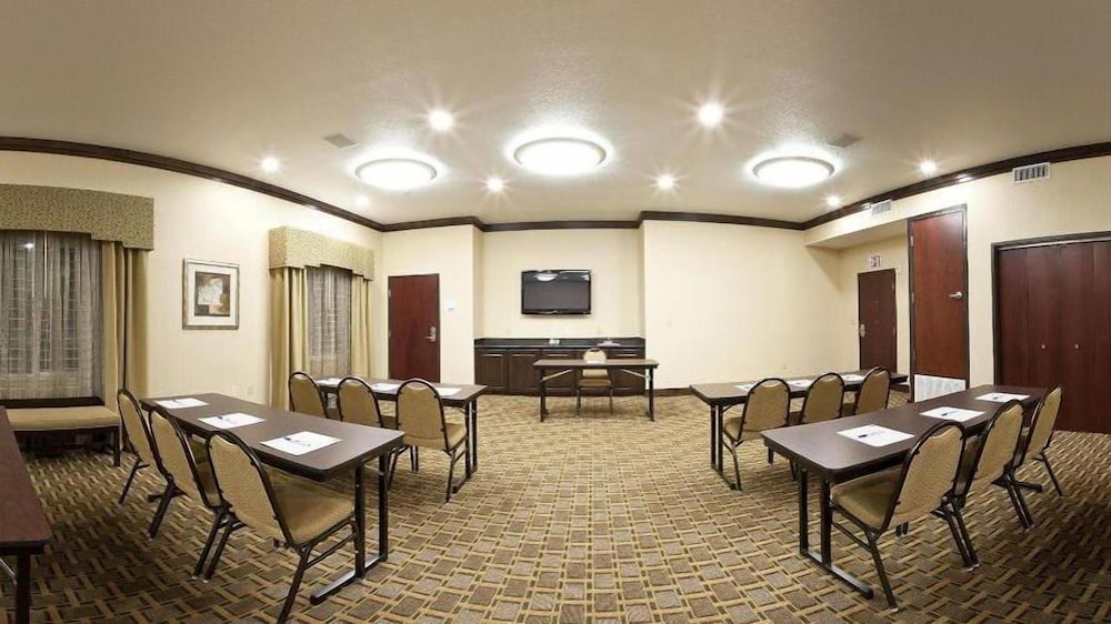 Comfort Inn and Suites Mexia, TX 38/59