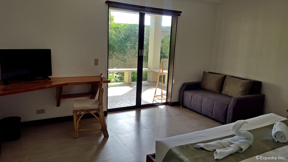 Munting Paraiso 45/66