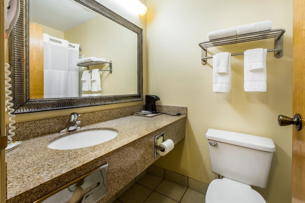 Quality Inn West Of Asheville 14/38