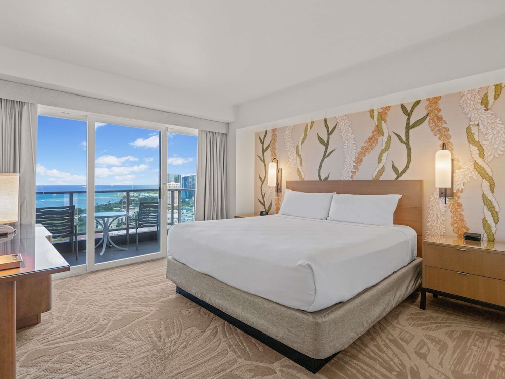 ROOM, OCEAN VIEW, WAIKIKI TOWER, ACCESSIBLE