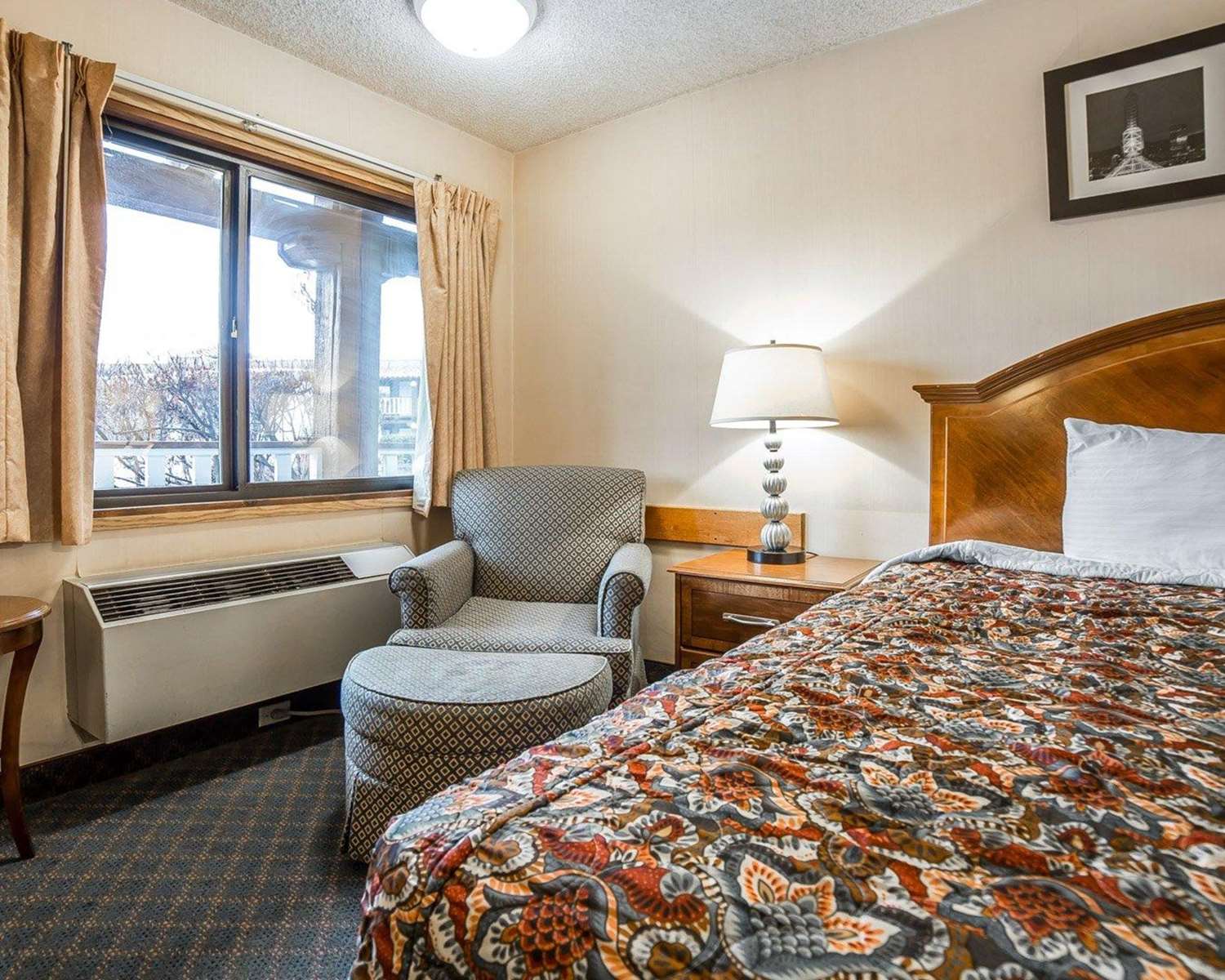 Room, Queen Bed, Rodeway Inn Baker City 3/4