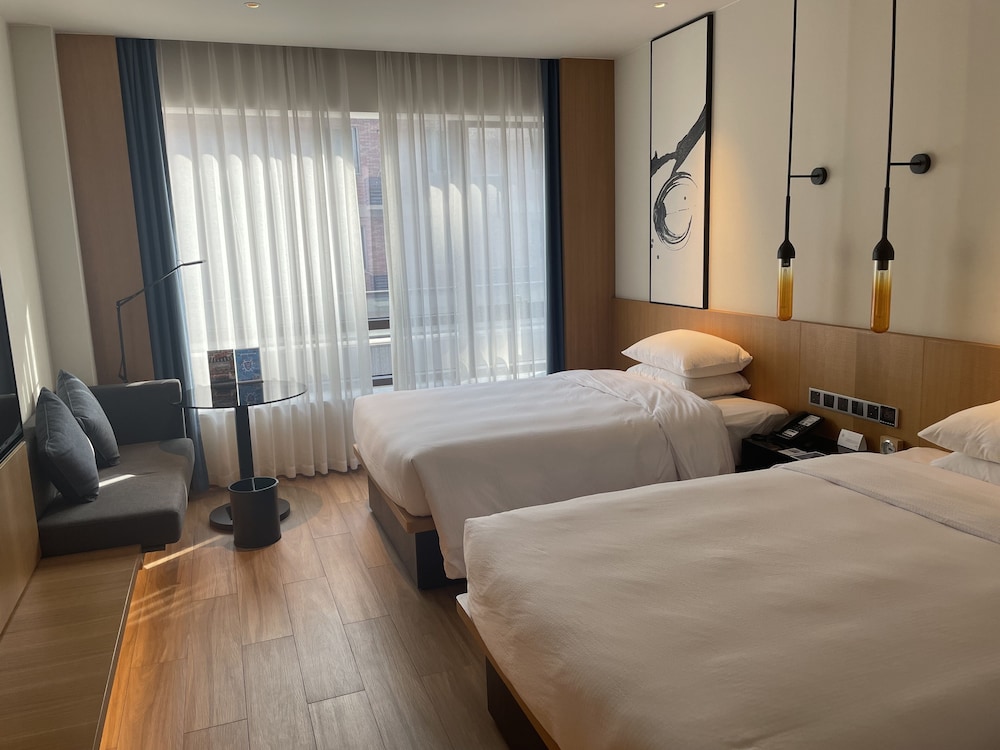 Fairfield by Marriott Hangzhou Xiaoshan 4/18