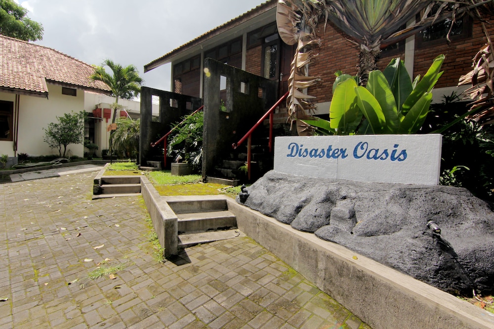 Disaster Oasis 13/70