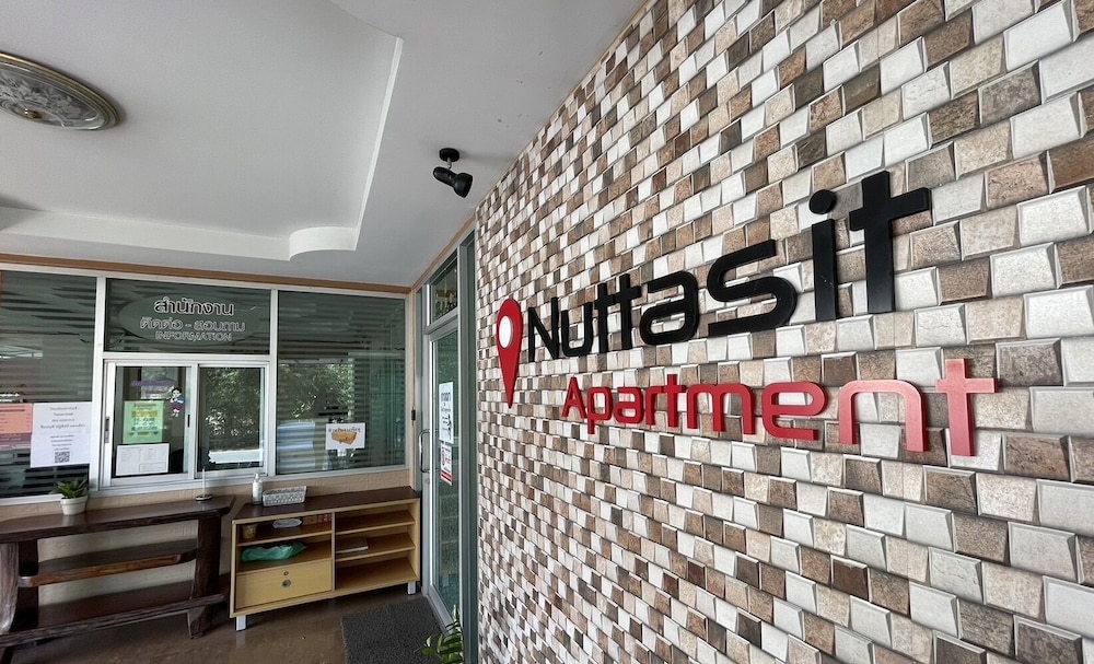 Nuttasit Apartment 6/34