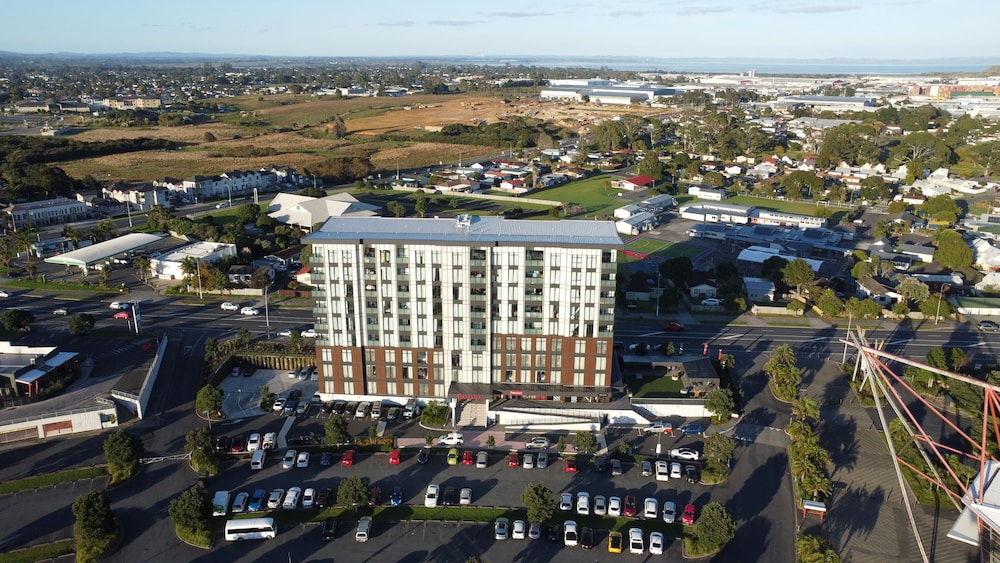 Ramada Suites by Wyndham Auckland Manukau Pacfic Centre 2/64