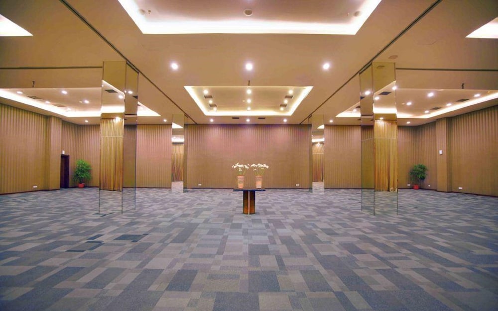 Aston Jember Hotel and Conference Center 8/65