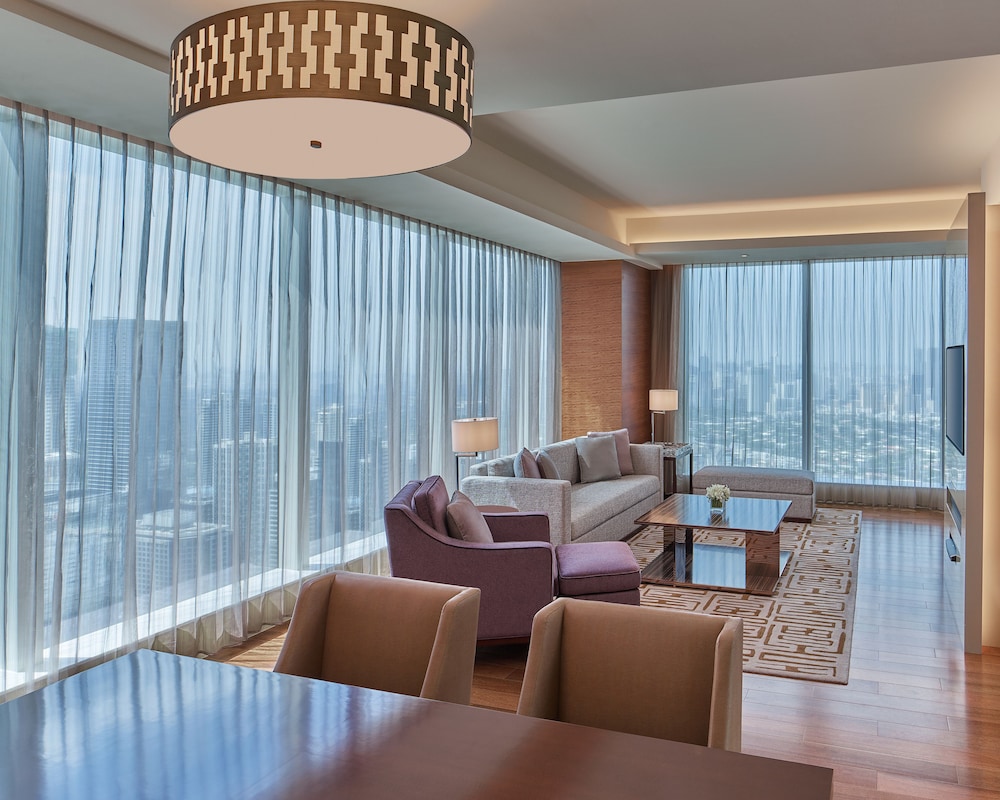 Grand Hyatt Manila 38/72