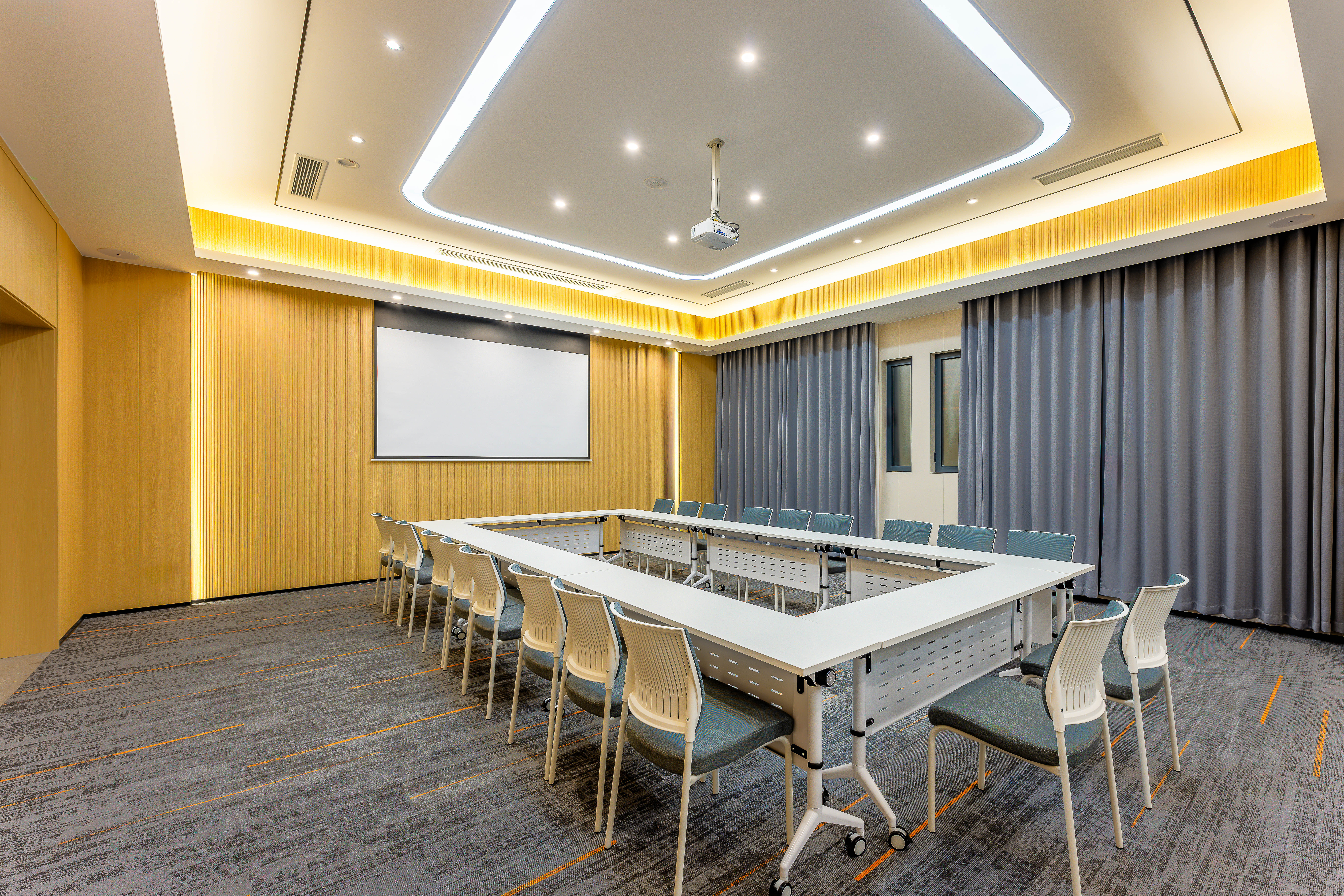 Holiday Inn Express SUZHOU FENHU 18/26