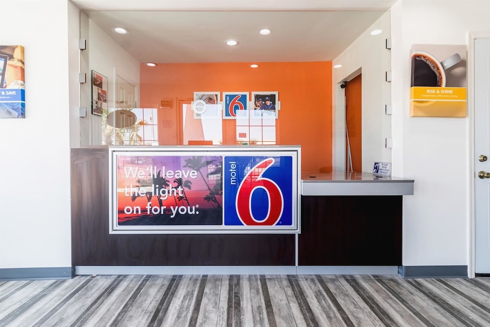 Motel6 Barstow, CA - Route 66 8/41