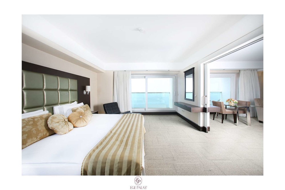 Ege Palas Business Hotel 8/66