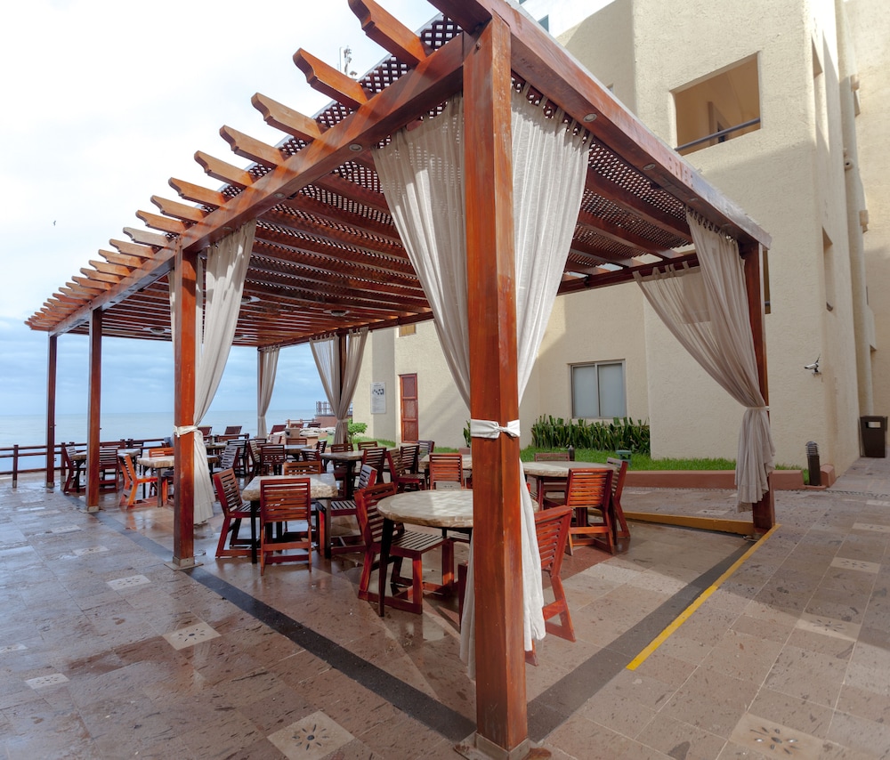 Torrenza Boutique Resort 38/48