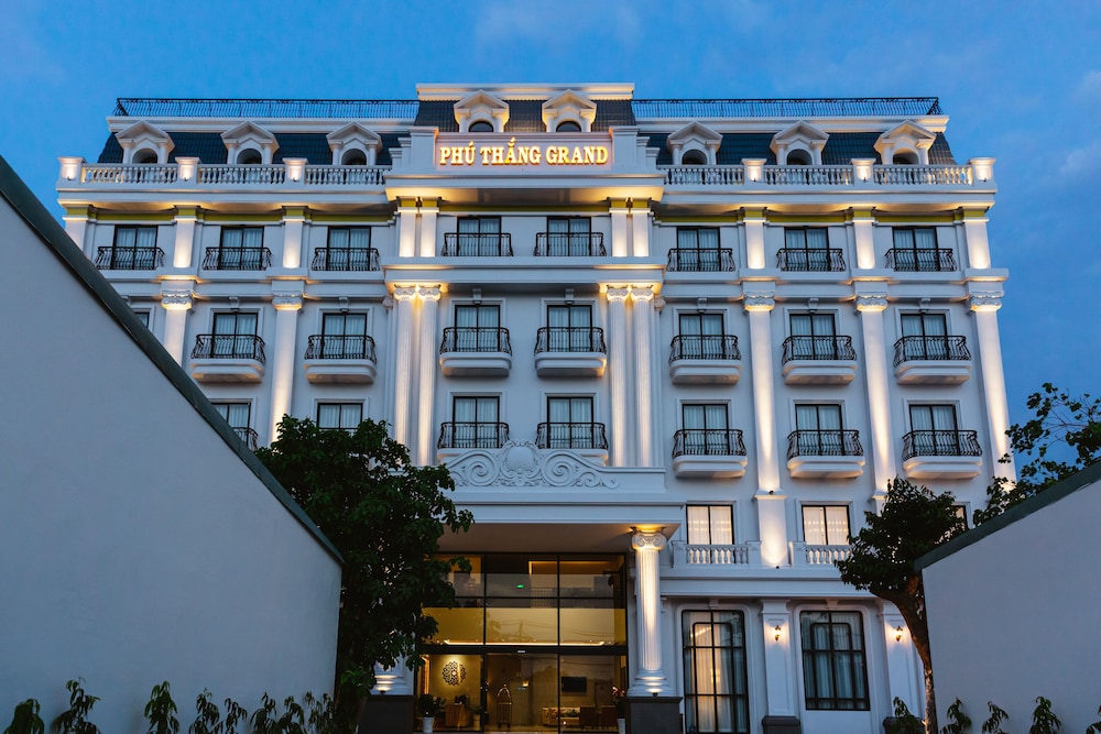 Phu Thang Grand Hotel 2/50