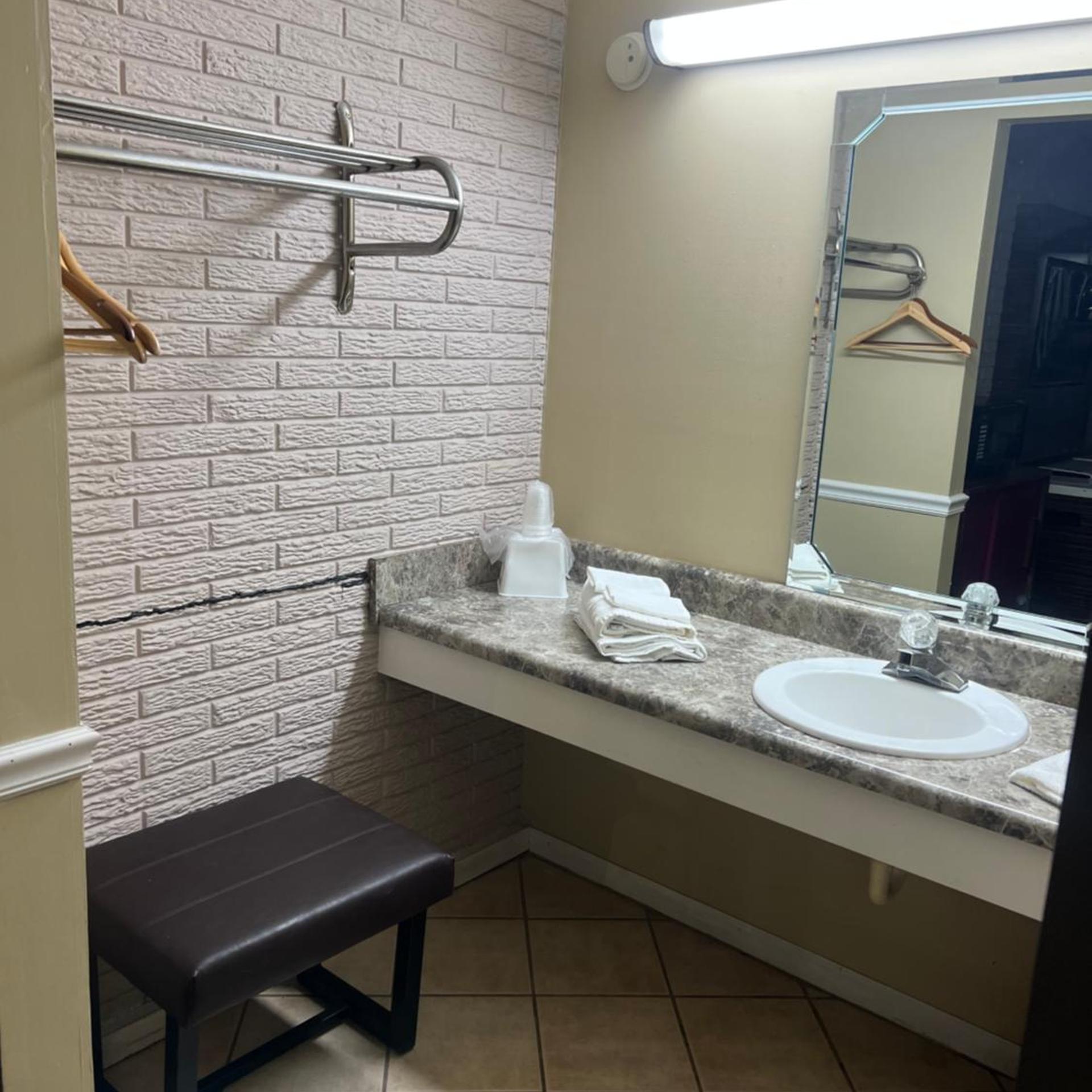 Towne Inn 50/50