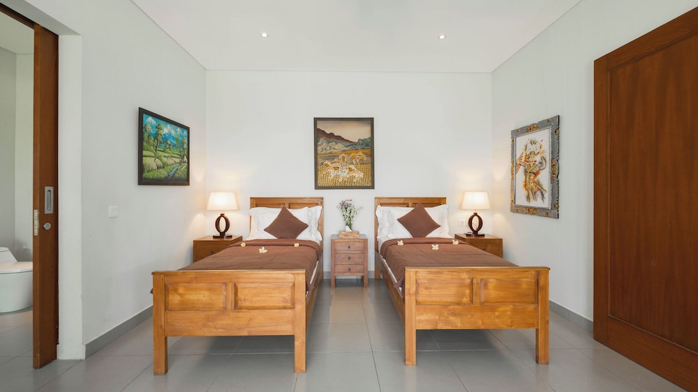 Villa Yenian 26/50