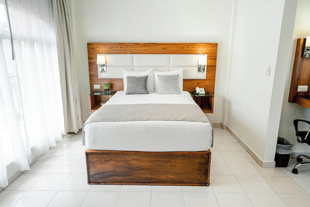 Tower, Junior, 2 Double Beds, City View