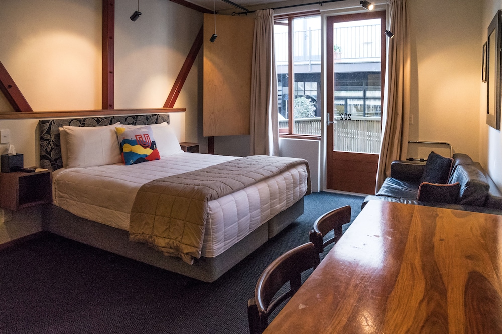 U Boutique Hotel Wellington, SureStay Collection by BW 17/68