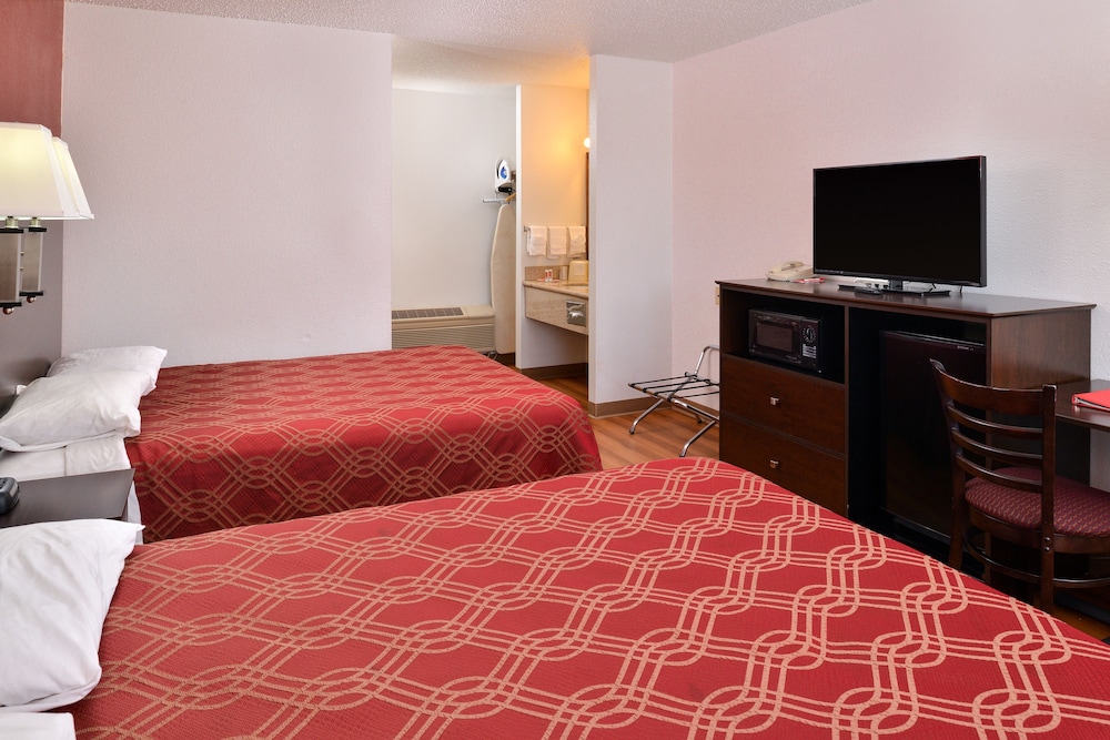 Bend Inn Suites Ex Econo Lodge 18/28