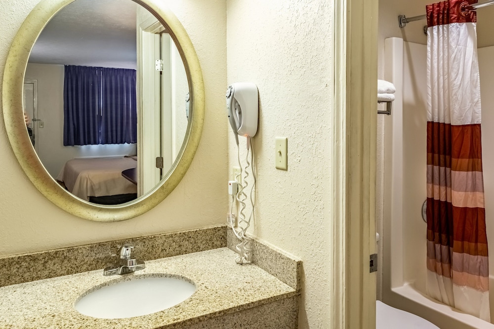 Red Roof Inn Columbus - Taylorsville 14/25