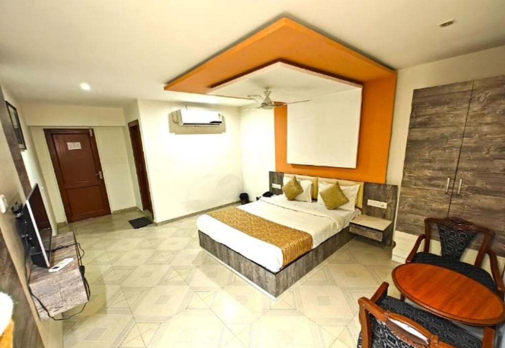 HOTEL SADHBHAV 27/49