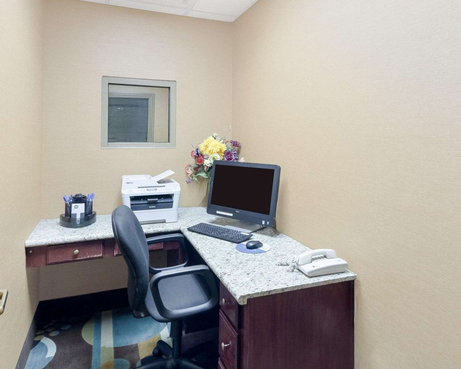 Comfort Inn & Suites Fayetteville-University Area 28/35