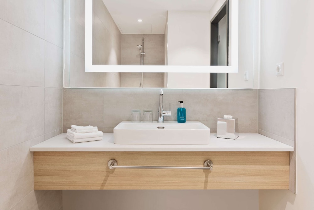 Stellaris Apartment Hotel 43/47