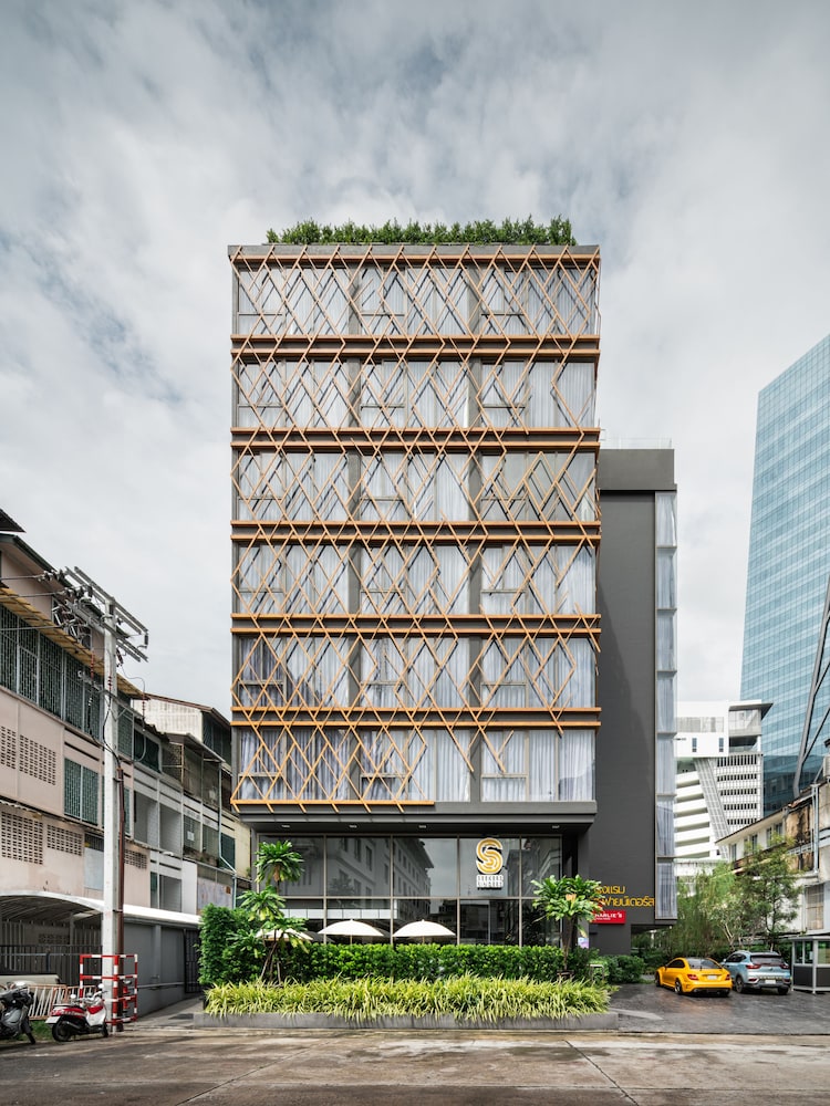 Seekers Finders Rama IV Hotel, SureStay Collection by BW in BANGKOK
