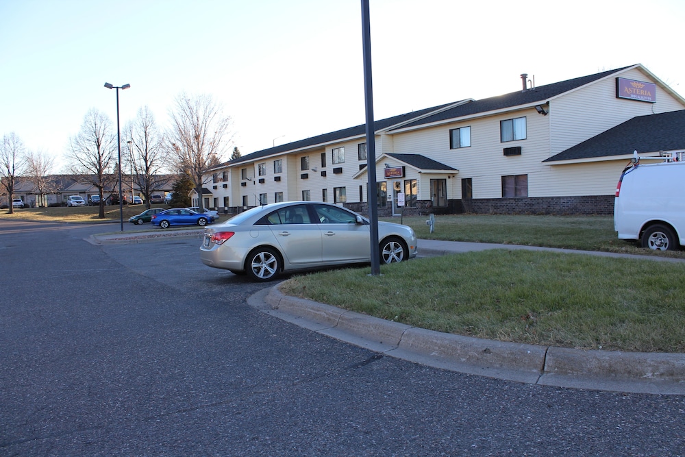 Coratel Inn and Suites Maple Grove 41/50