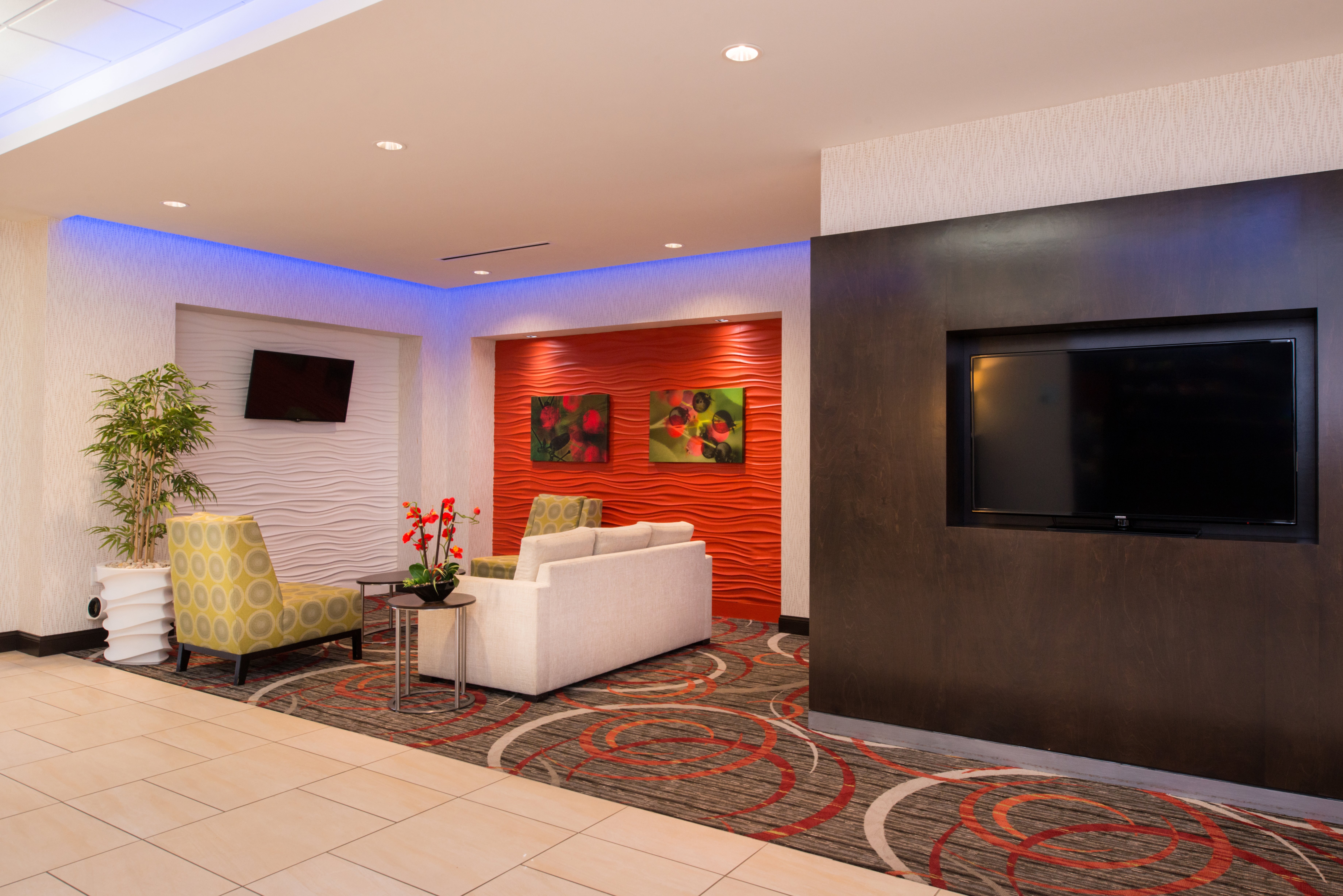 Holiday Inn Express Suites Monroe 19/58